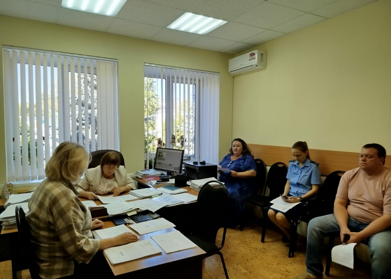 Рабочая группа по противодействию нелегальной занятости провела заседание в Усманском районе